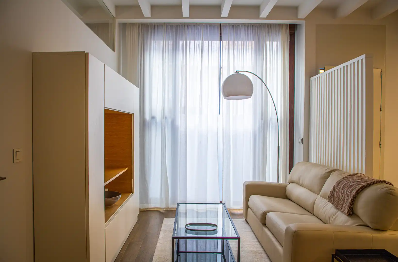 Living room of Flat for rent in Sevilla  with Air Conditioner, Furnished and Oven