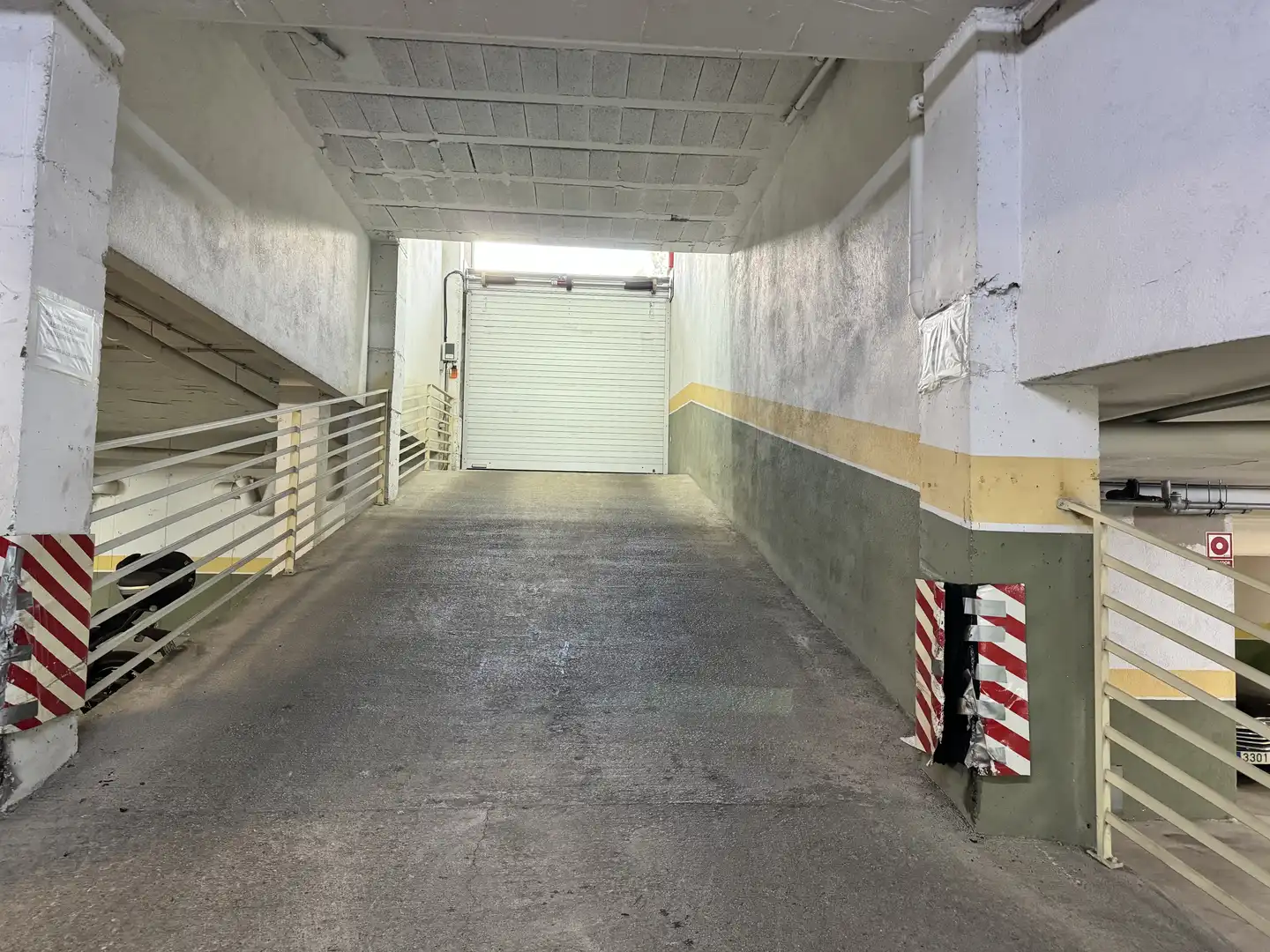 Garage zur Miete in Carrer Josep Clarà i Ayats, 5, Montilivi