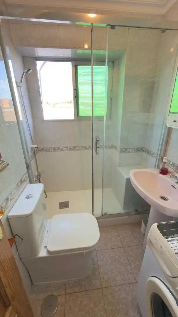 Bathroom of Flat for rent in Granada  with Air Conditioner, Furnished and Oven