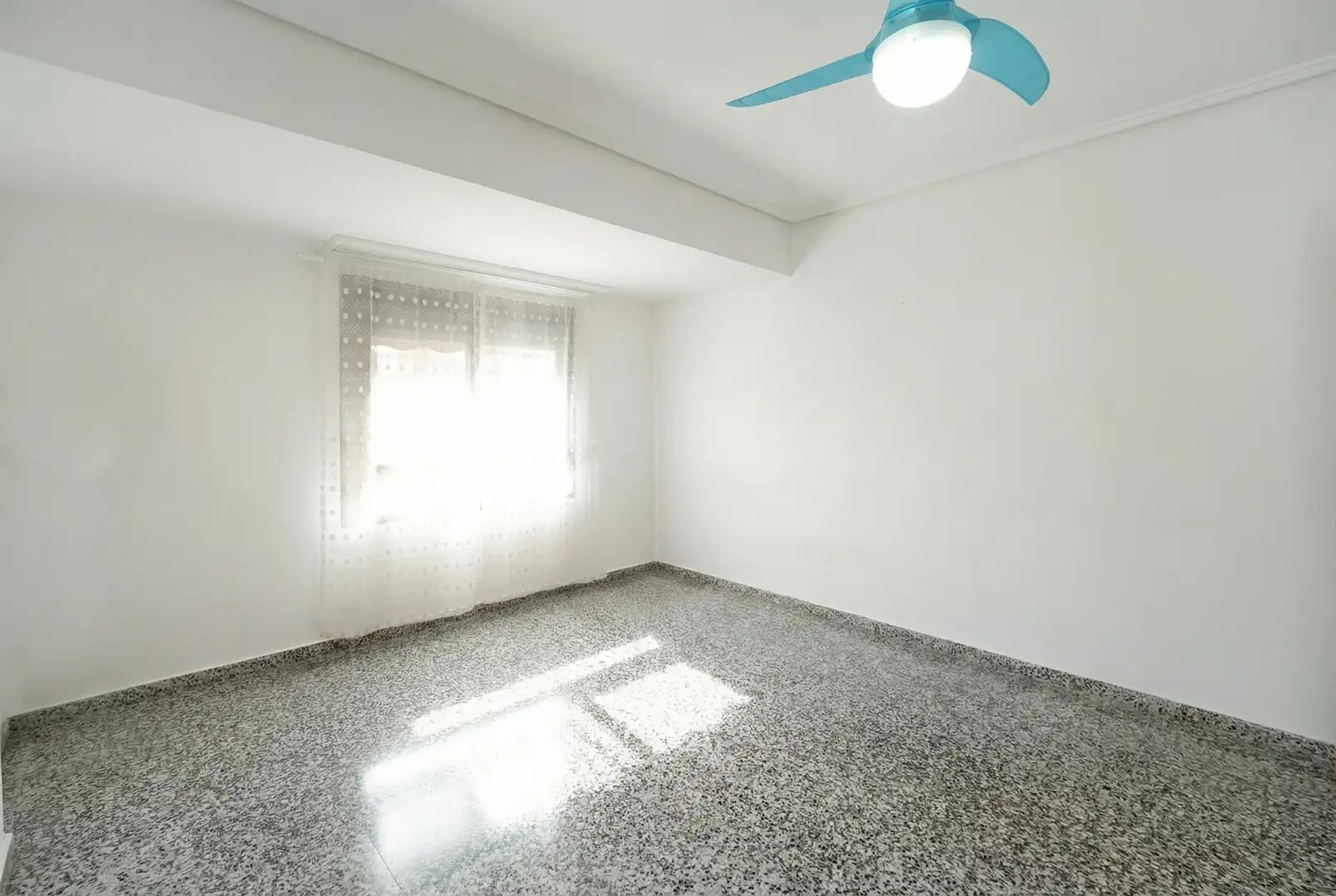 Schlafzimmer von Wohnung zum Verkauf in Valencia mit Klimaanlage, Privatgarten und Abstellraum