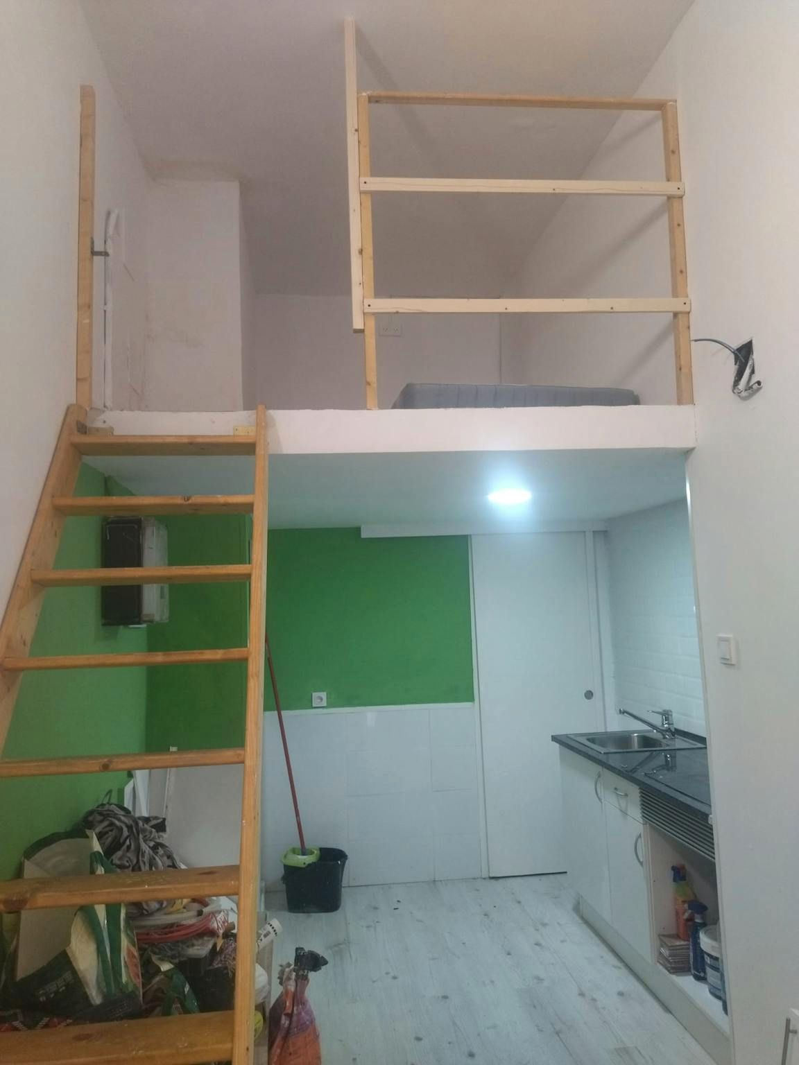 Kitchen of Flat to rent in Badalona  with Heating