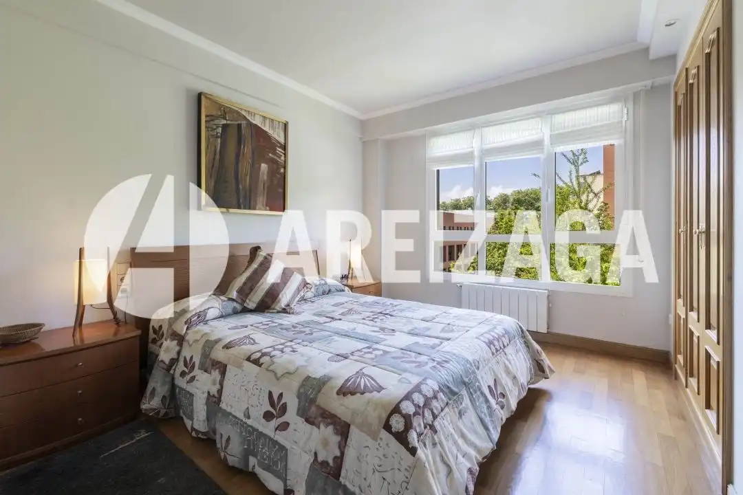 Bedroom of Flat for sale in Donostia - San Sebastián   with Heating, Terrace and Storage room
