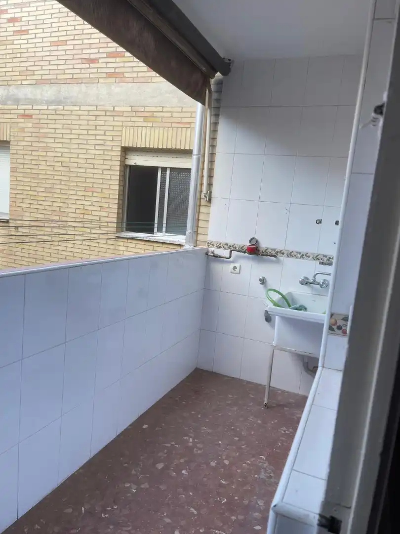 Badezimmer von Wohnung zur Miete in Granada mit Heizung, Ofen und Waschmaschine