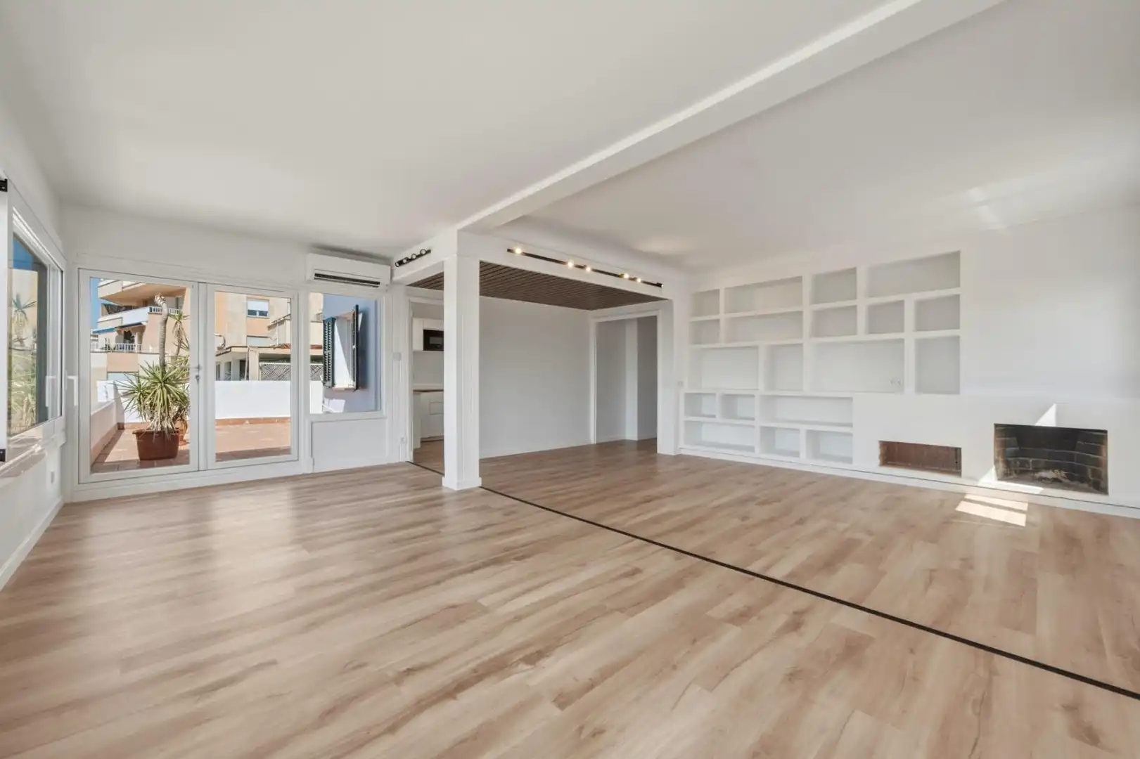 Attic for rent in Santa Catalina