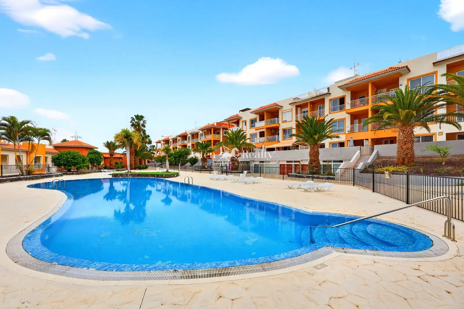 Piscina de Apartament en venda en Adeje amb Terrassa, Piscina i Piscina comunitària