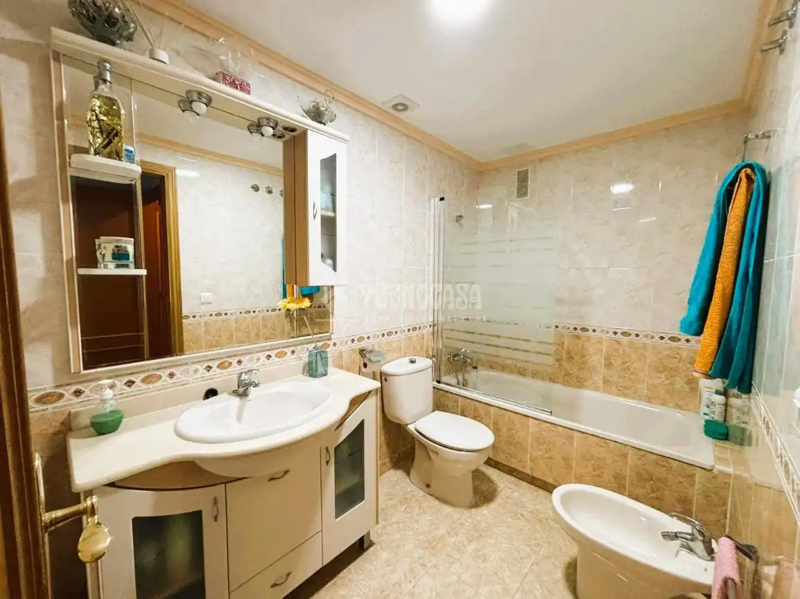 Baño de Piso en venta en Quart de Poblet con Aire acondicionado, Trastero y Balcón