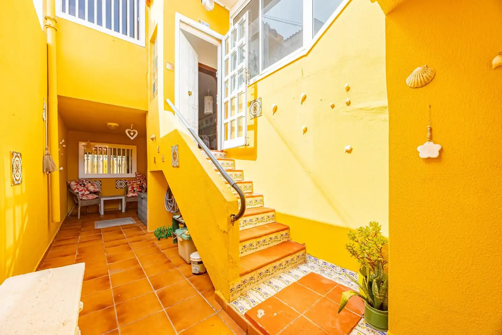 Vista exterior de Casa adosada en venta en Telde con Terraza, Trastero y Piscina