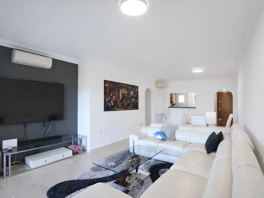 Sala de estar de Piso en venta en Mijas con Aire acondicionado, Calefacción y Jardín privado