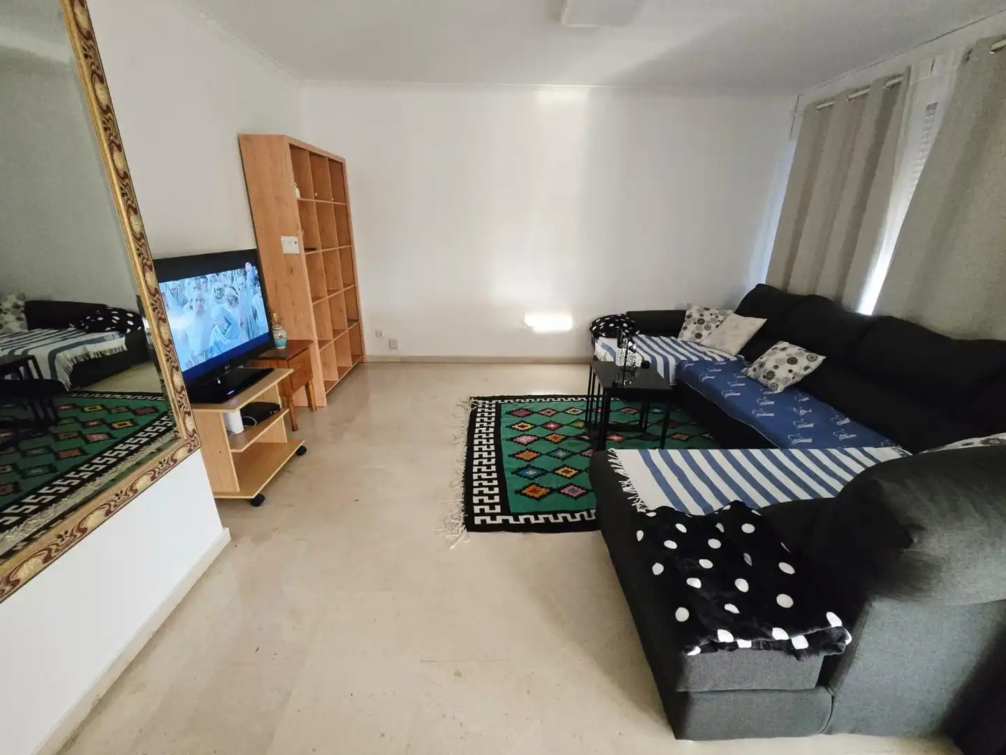 Living room of Flat for rent in Benidorm  with Air Conditioner, Private garden and Terrace