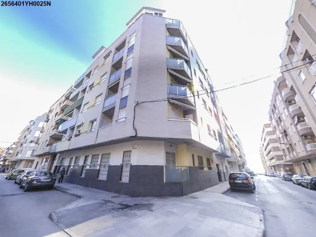 Apartamento con terraza en venta en Calle Monteagudo 11