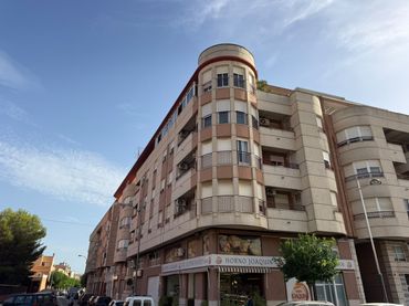 Penthouse with balcony for sale in Calle Pintor Fernando Fenoll