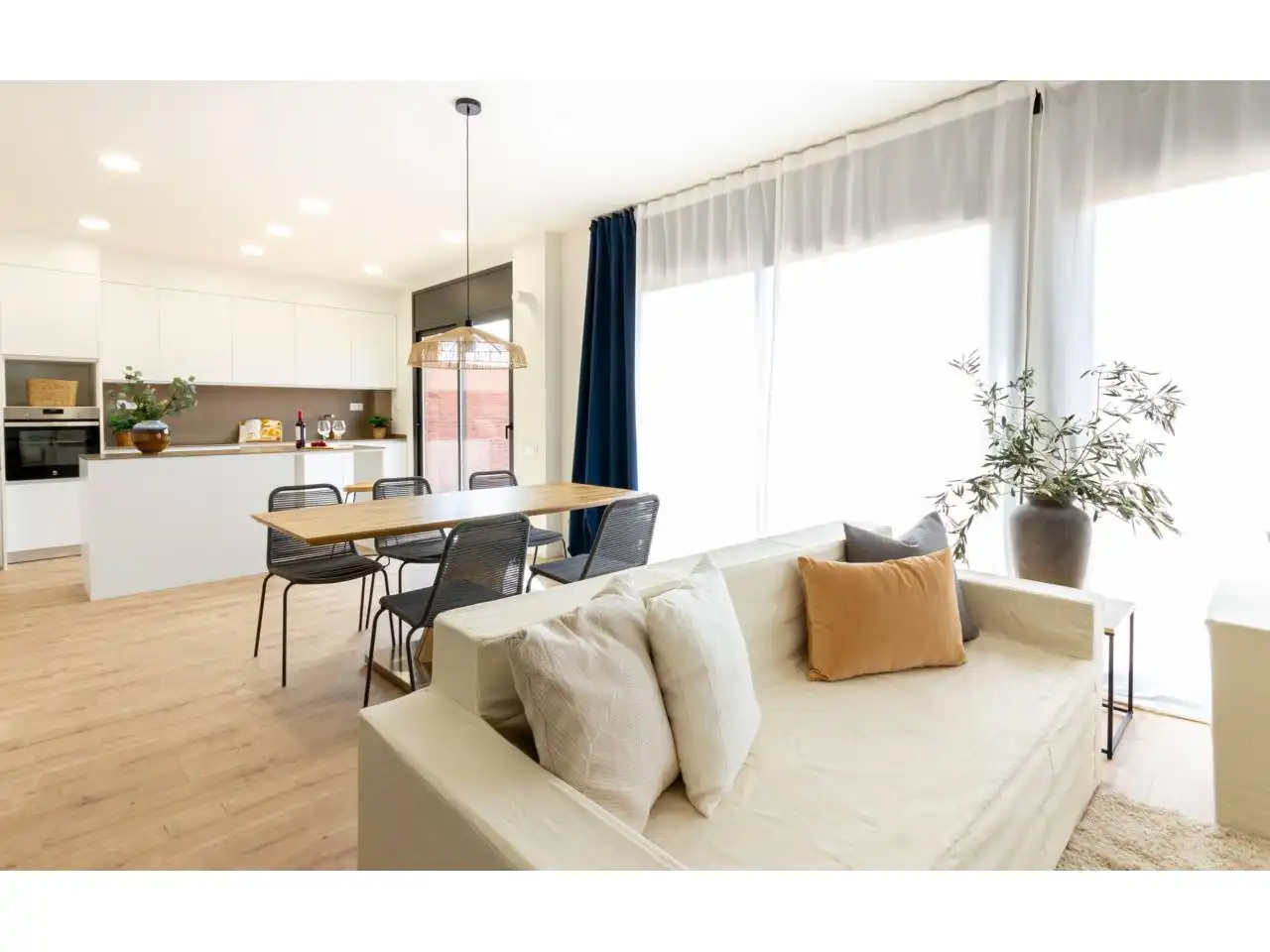 Sala de estar de Casa adosada en venta en Sant Fruitós de Bages con Aire acondicionado, Calefacción y Jardín privado
