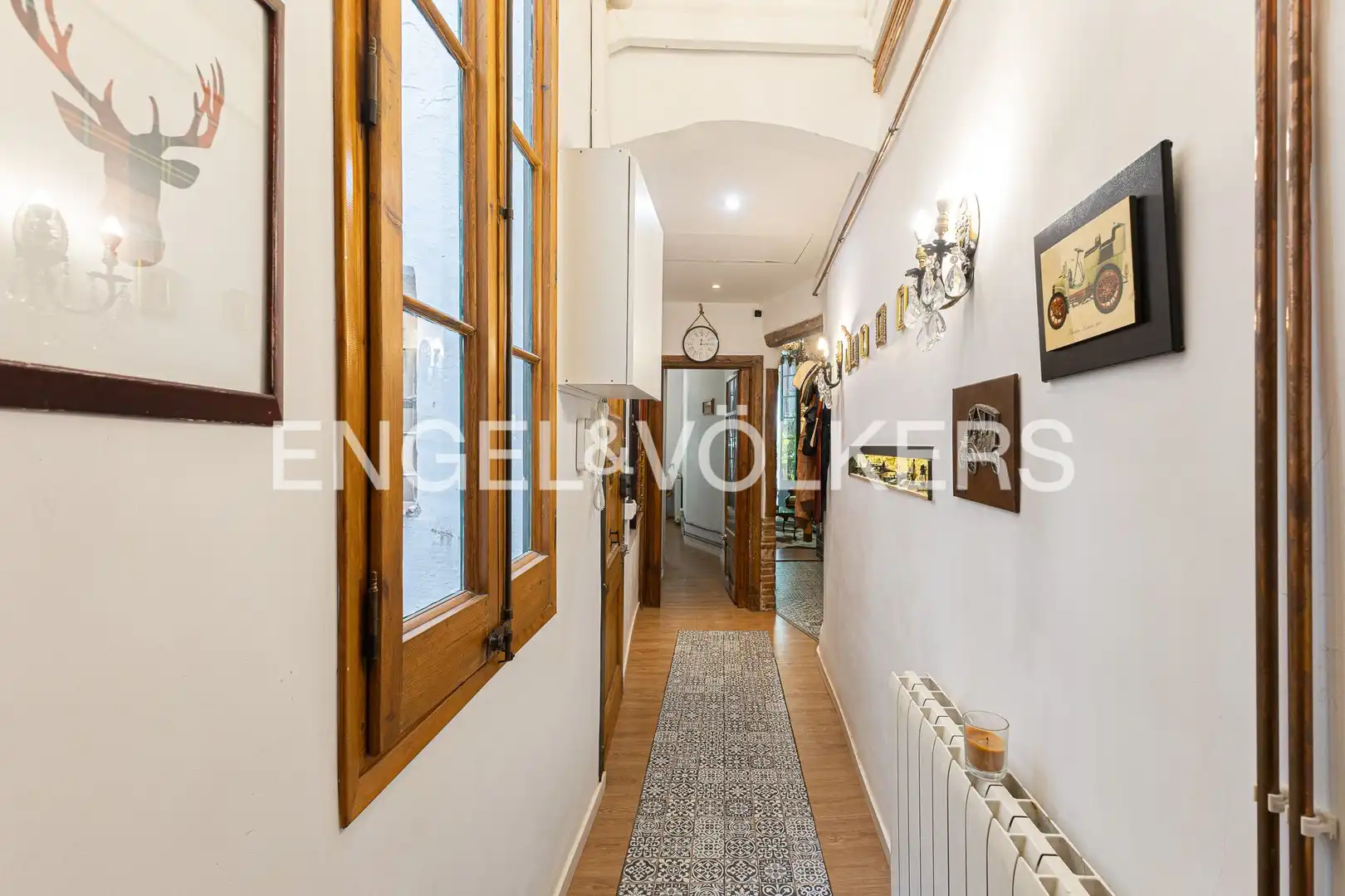 Maisonette zum Verkauf in Barcelona mit Klimaanlage, Heizung und Möbliert