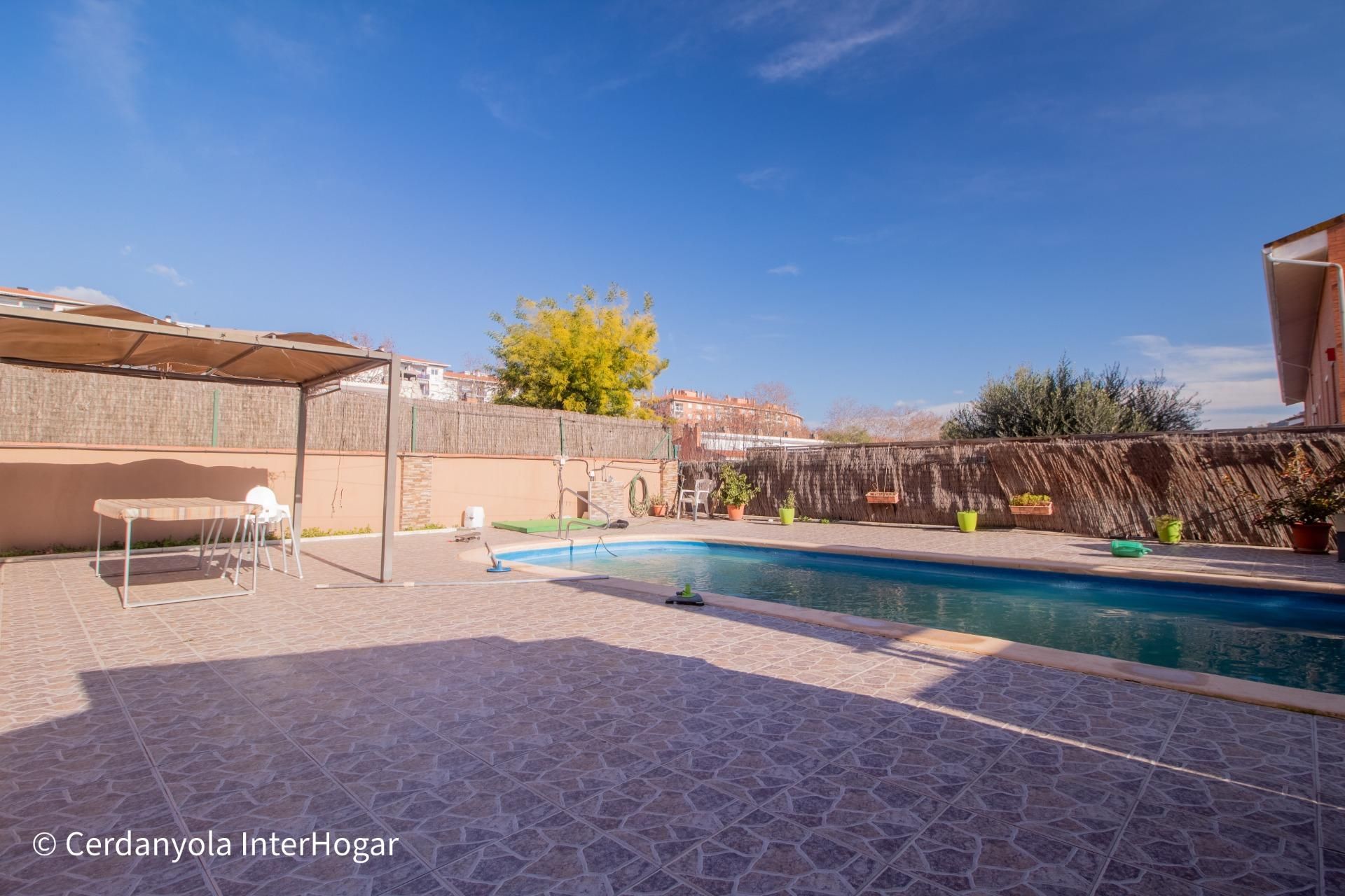 Swimming pool of Planta baja for sale in Cerdanyola del Vallès  with Terrace