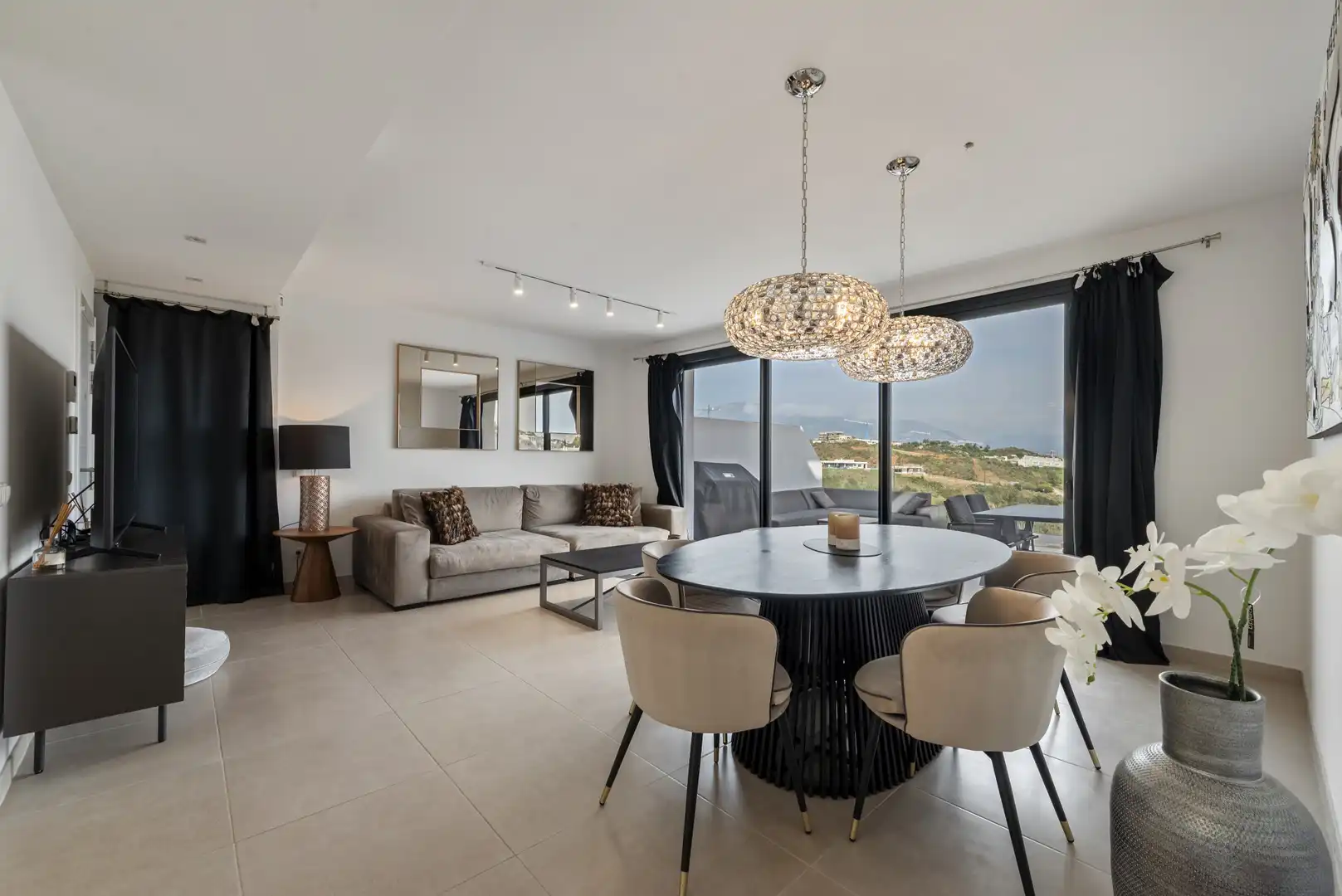 Esszimmer von Dachboden zum Verkauf in Mijas mit Klimaanlage, Terrasse und Schwimmbad