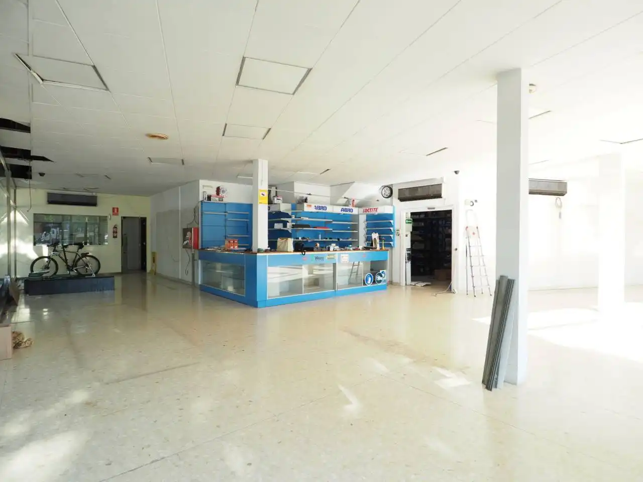 Local comercial de lloguer a Calle Camí Romà, imagen 2