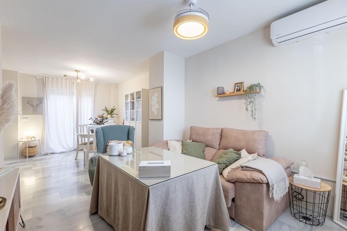 Living room of Single-family semi-detached for sale in Huétor Vega  with Air Conditioner, Heating and Terrace