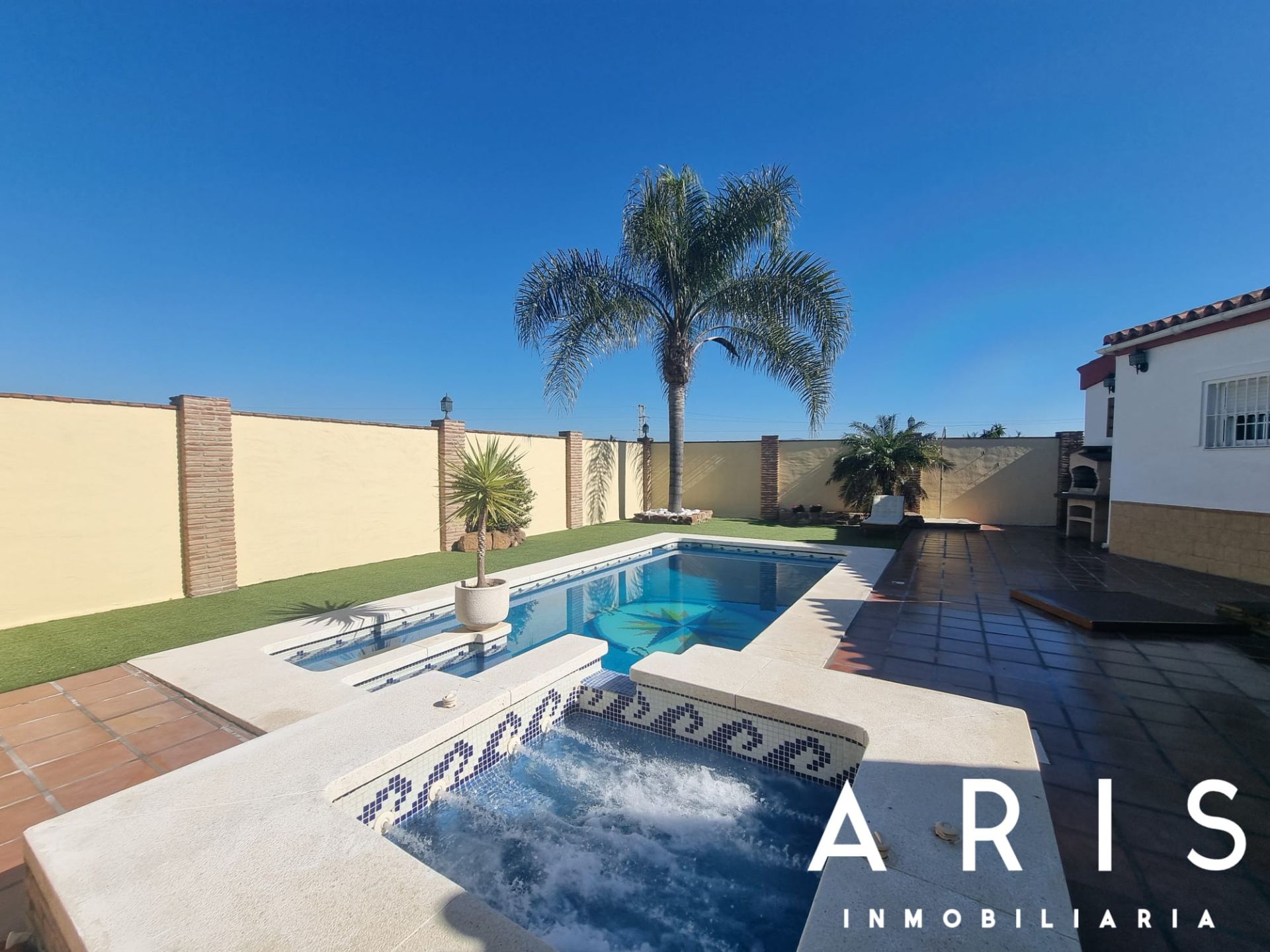 Swimming pool of House or chalet for sale in Alhaurín de la Torre  with Air Conditioner, Private garden and Terrace