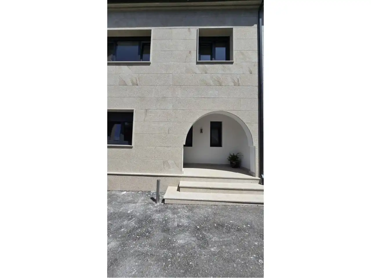 Vista exterior de Casa adosada en venta en Vilagarcía de Arousa con Calefacción, Terraza y Amueblado