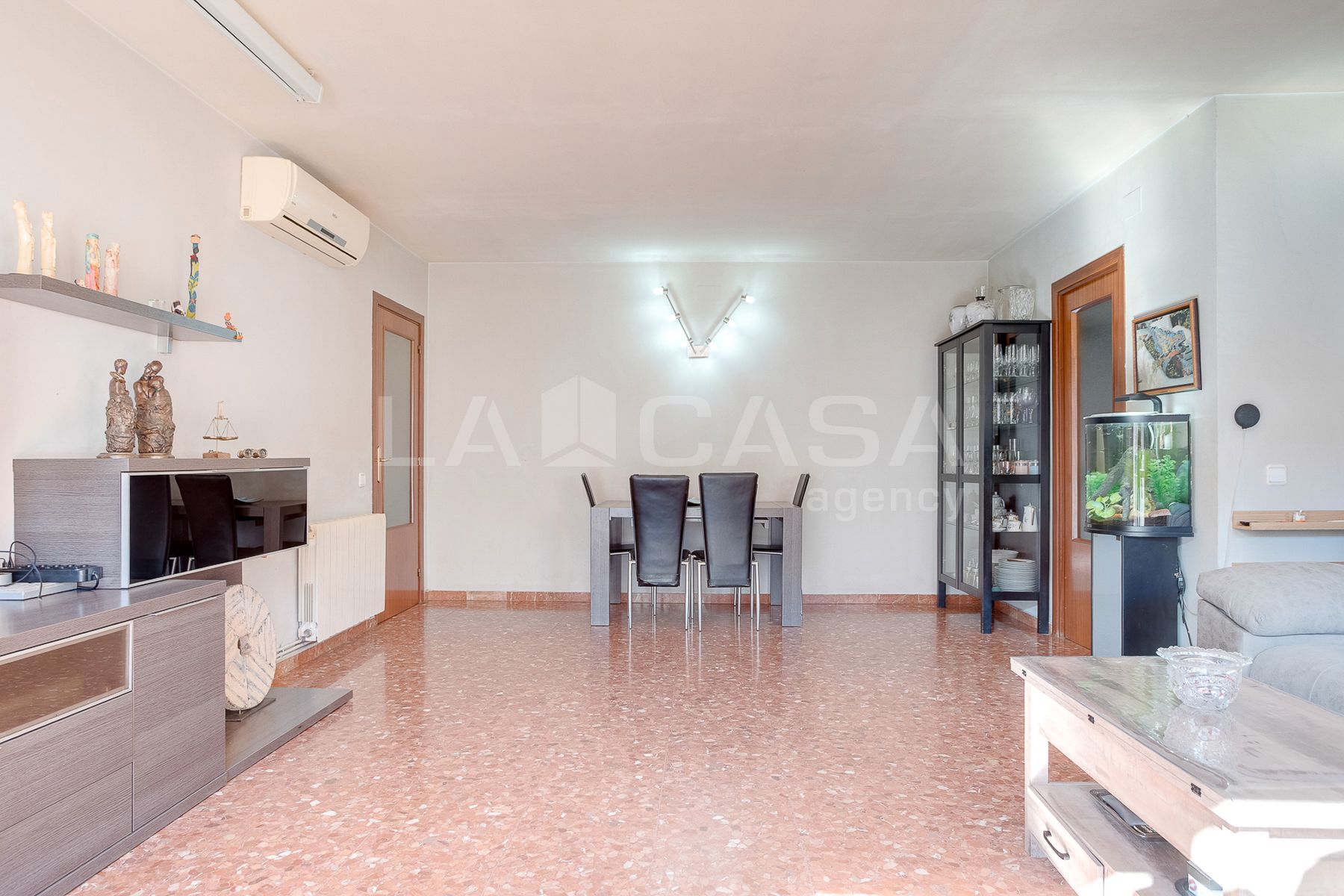 Piso en venta en  Barcelona Capital con Calefacción y Balcón