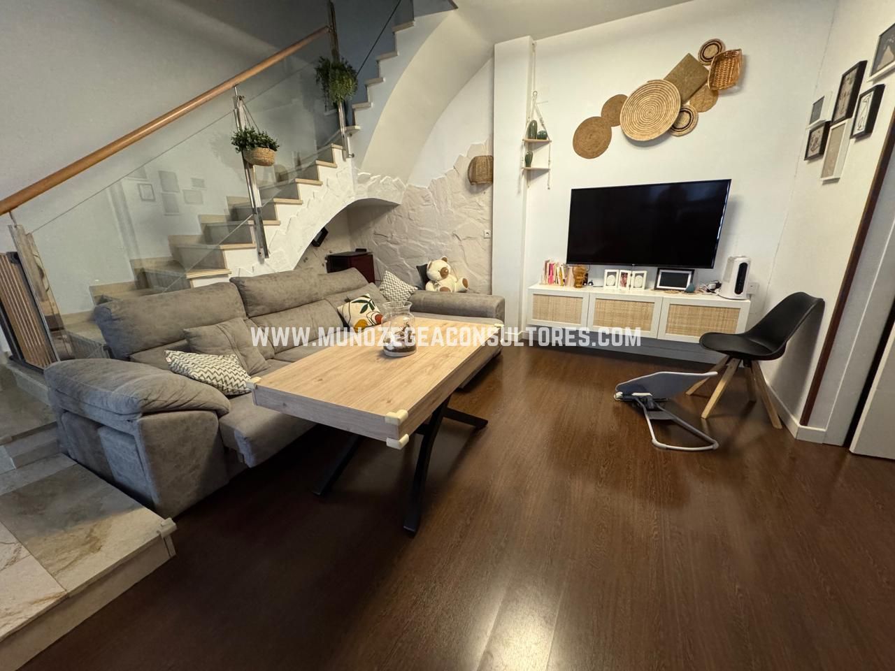 Sala d'estar de Casa o xalet en venda en Lucena amb Aire condicionat i Terrassa