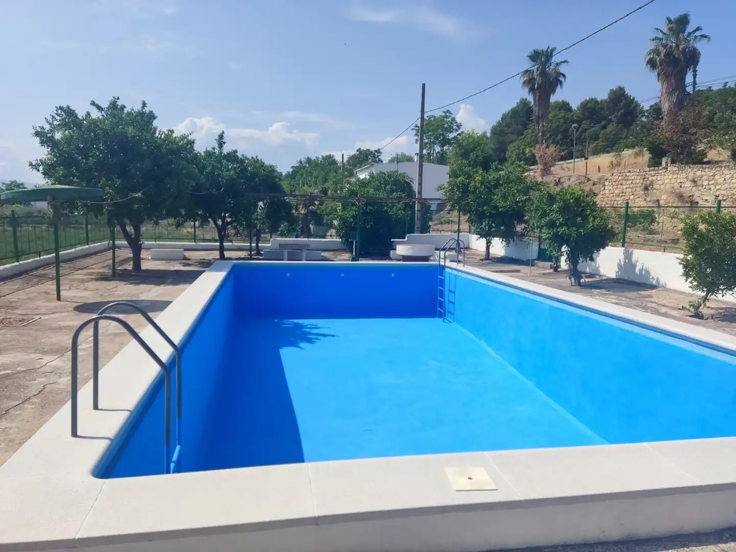 Piscina de Finca rústica en venta en Jaén