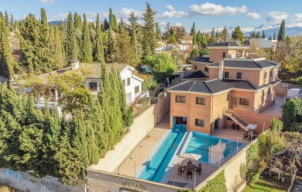 Vista exterior de Casa o chalet en venta en Albolote con Terraza, Trastero y Piscina
