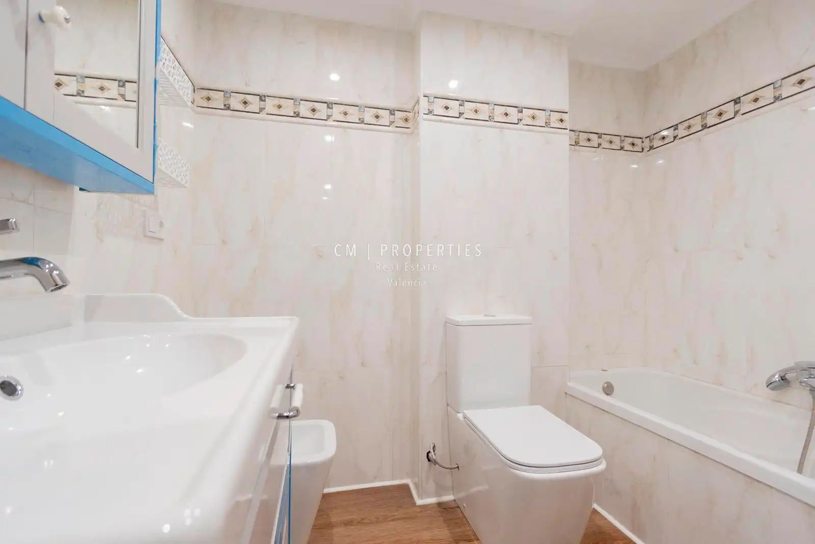 Baño de Piso en venta en Valencia con Aire acondicionado, Calefacción y Parquet