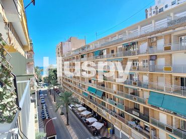 Pis amb balcó en venda a Carrer Barcelona