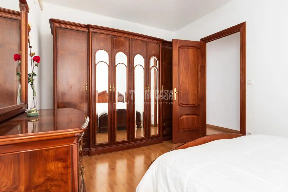 Bedroom of Flat for sale in Zaragoza  with Heating
