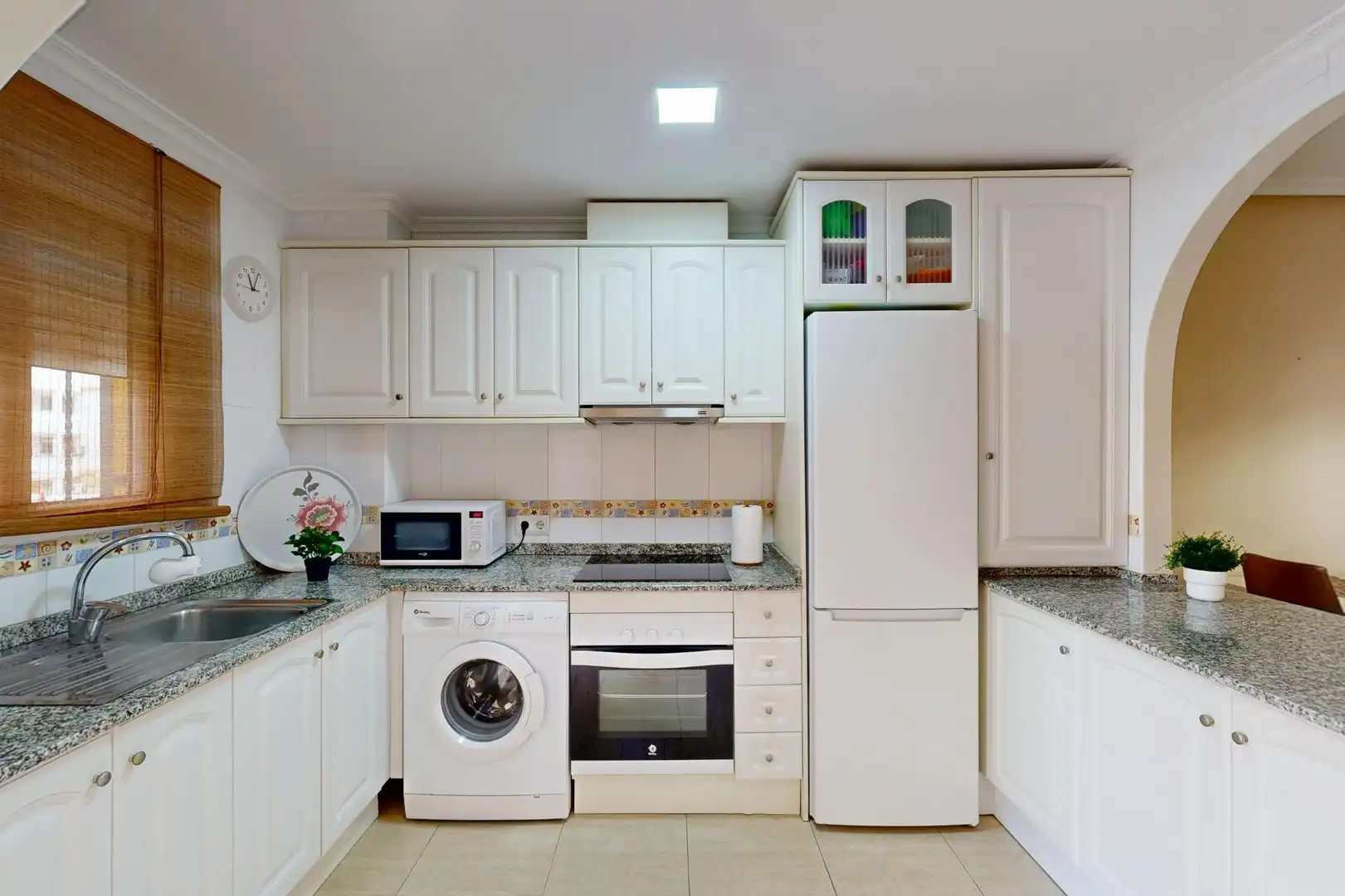 Cocina de Apartamento en venta en Cartagena con Aire acondicionado, Calefacción y Jardín privado