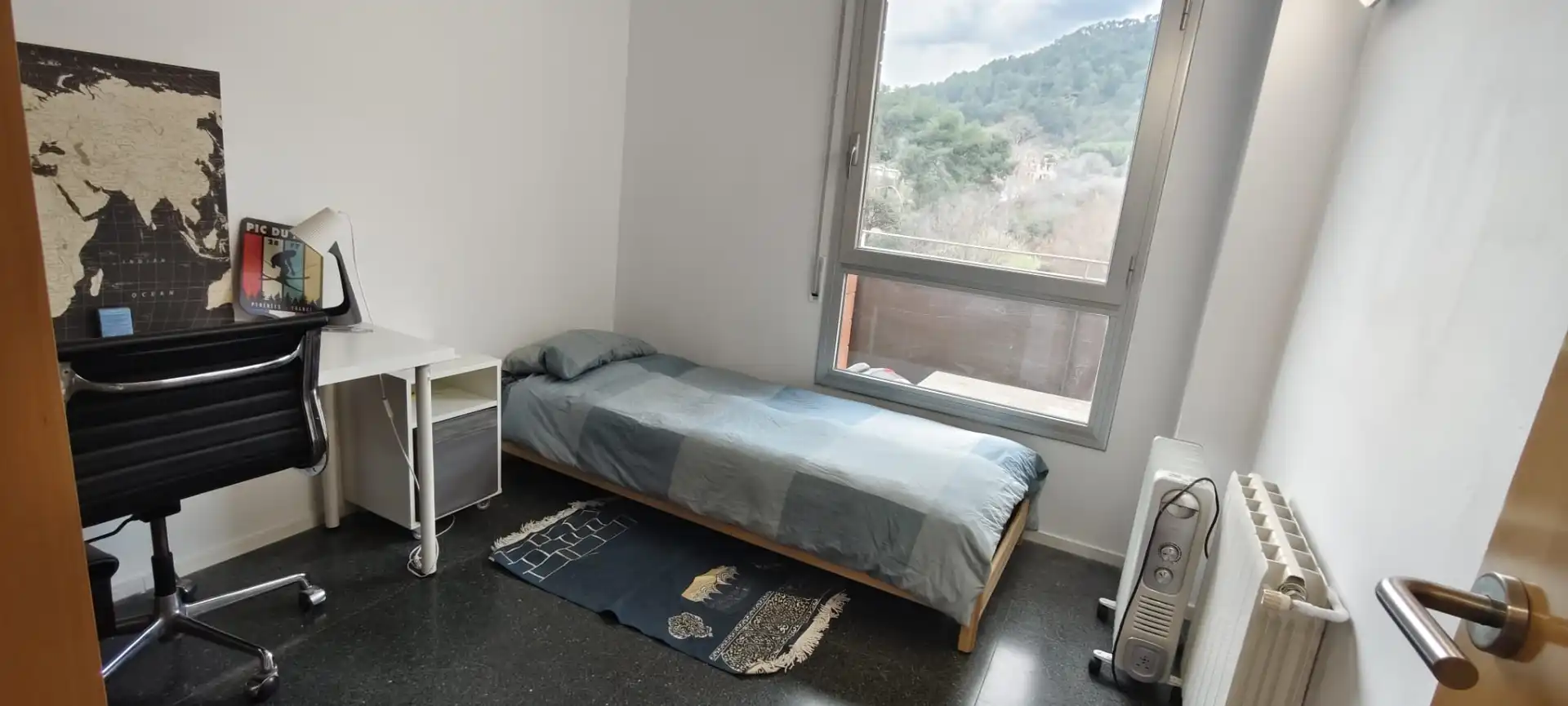 Habitación de Piso en venta en Cervelló con Aire acondicionado, Calefacción y Amueblado