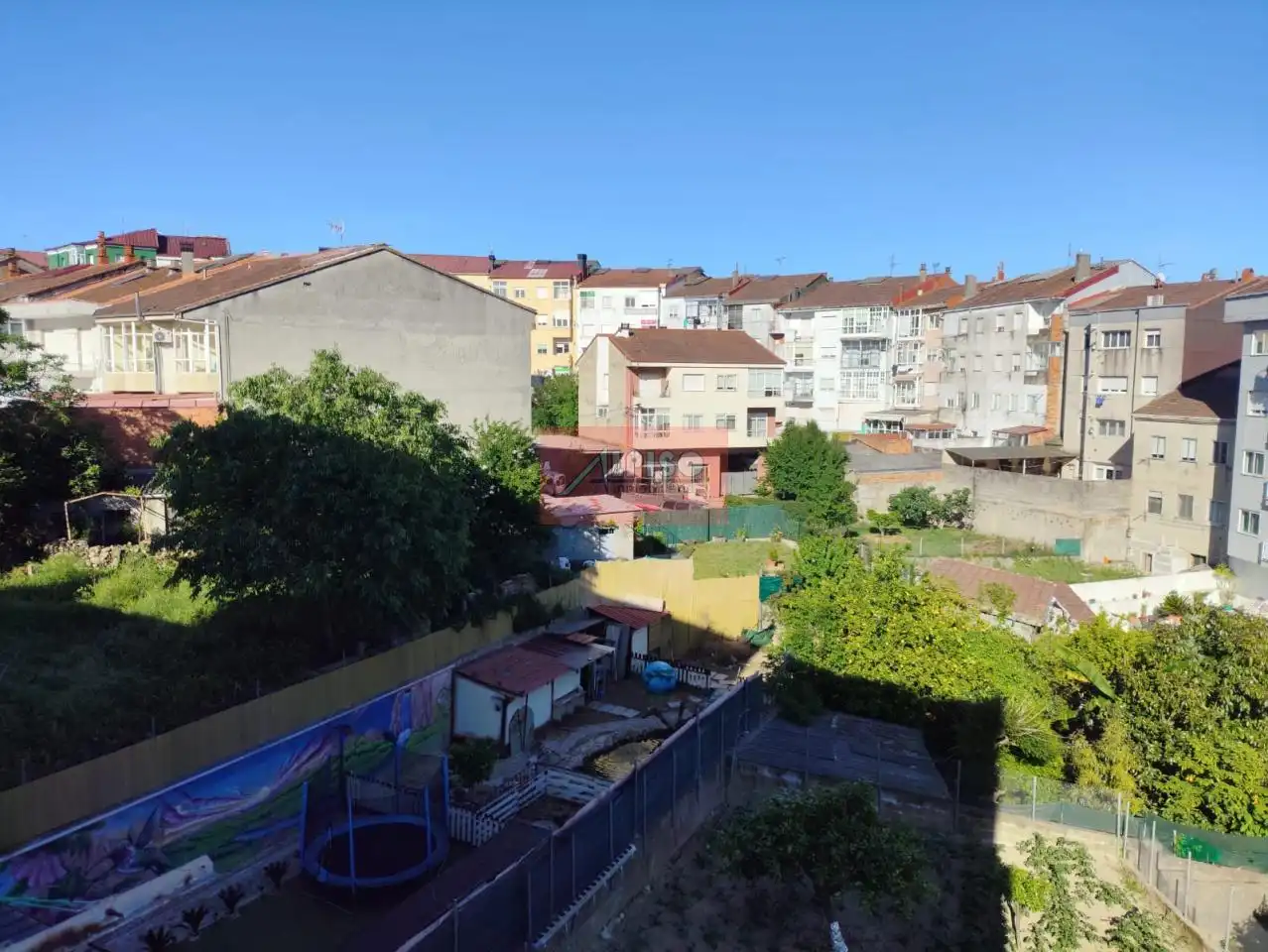 Terrassa de Pis de lloguer en Ourense Capital  amb Calefacció, Traster i Moblat