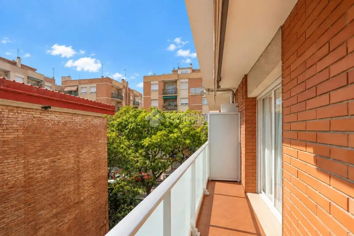 Piso con terraza en venta en Nou Barris, imagen 5