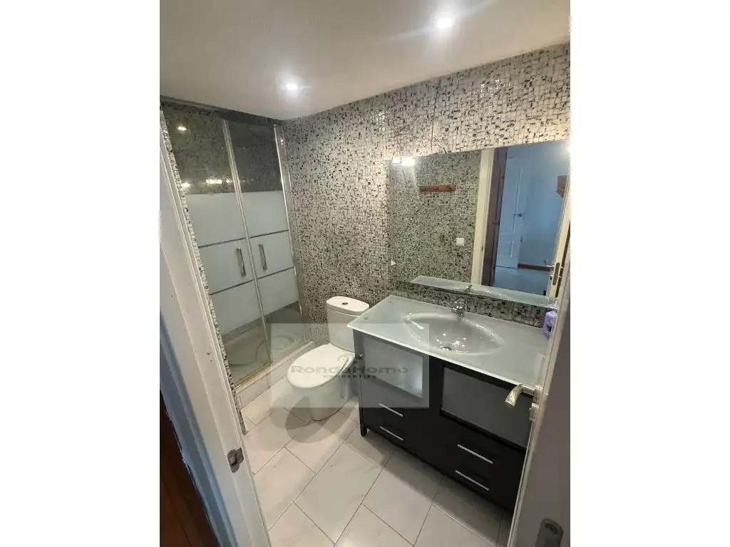 Badezimmer von Wohnung zur Miete in Puerto Deportivo