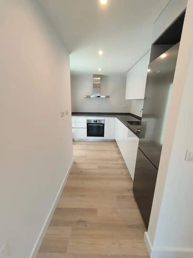Cuina de Apartament de lloguer en Marbella amb Aire condicionat, Terrassa i Traster