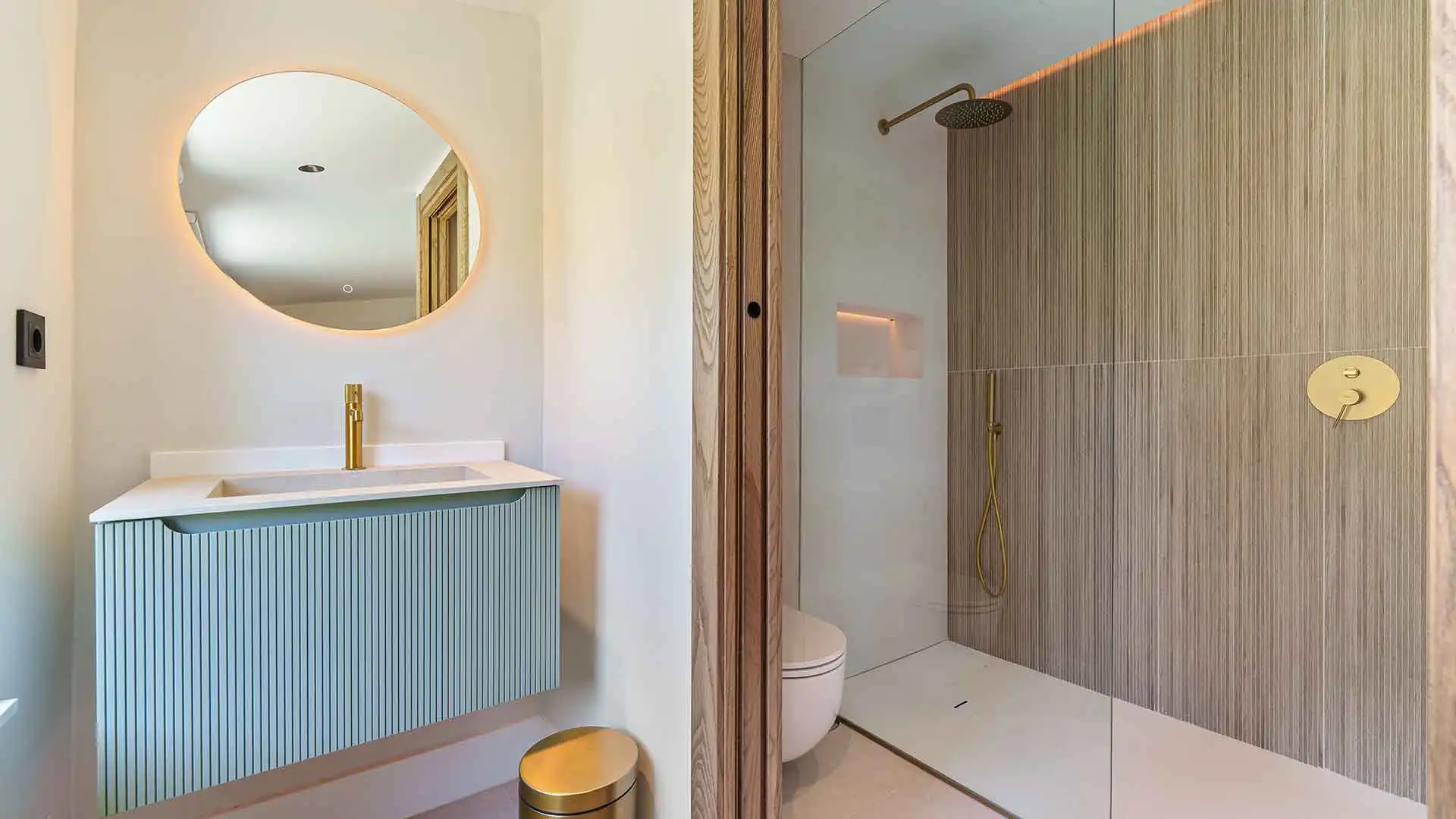 Bany de Casa o xalet en venda en Marbella amb Aire condicionat, Jardí privat i Terrassa