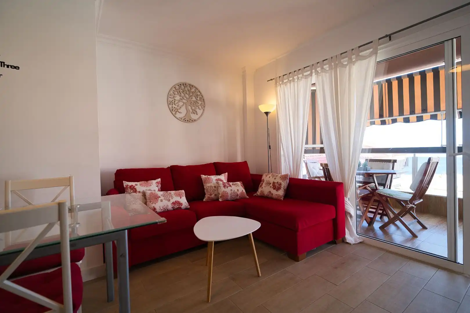 Sala de estar de Piso en venta en Arona con Terraza, Amueblado y Piscina comunitaria