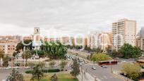 Vista exterior de Pis en venda en  Valencia Capital amb Balcó i Alarma