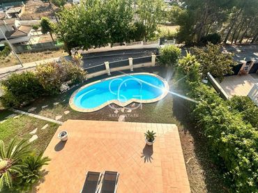 Casa con piscina in vendita a Roda de Barà