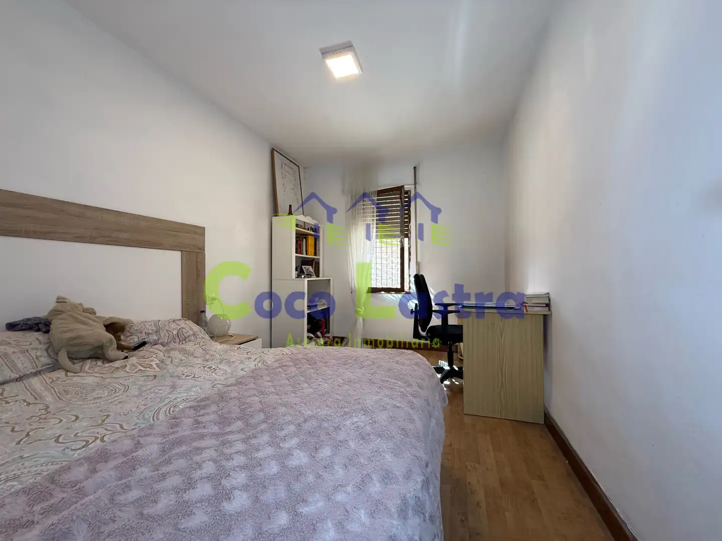 Bedroom of Flat for rent in Salamanca  with Air Conditioner, Heating and Parquet flooring