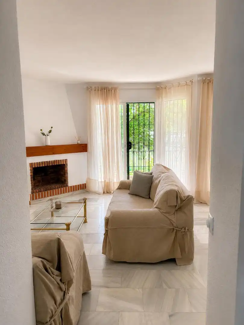 Sala d'estar de Apartament de lloguer en Mijas amb Aire condicionat, Calefacció i Terrassa