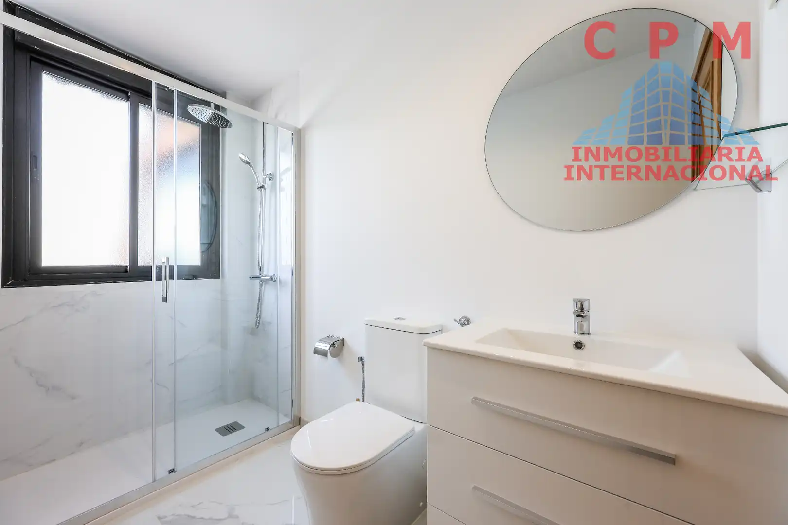 Baño de Ático de alquiler en Madrid con Aire acondicionado, Calefacción y Parquet