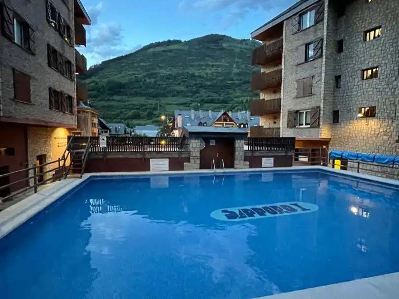 Apartamento con piscina en venta en Avenida PAS d’arro 54