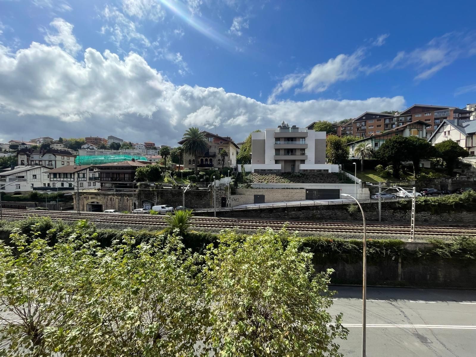 Vista exterior de Pis en venda en Donostia - San Sebastián  amb Calefacció, Terrassa i Balcó