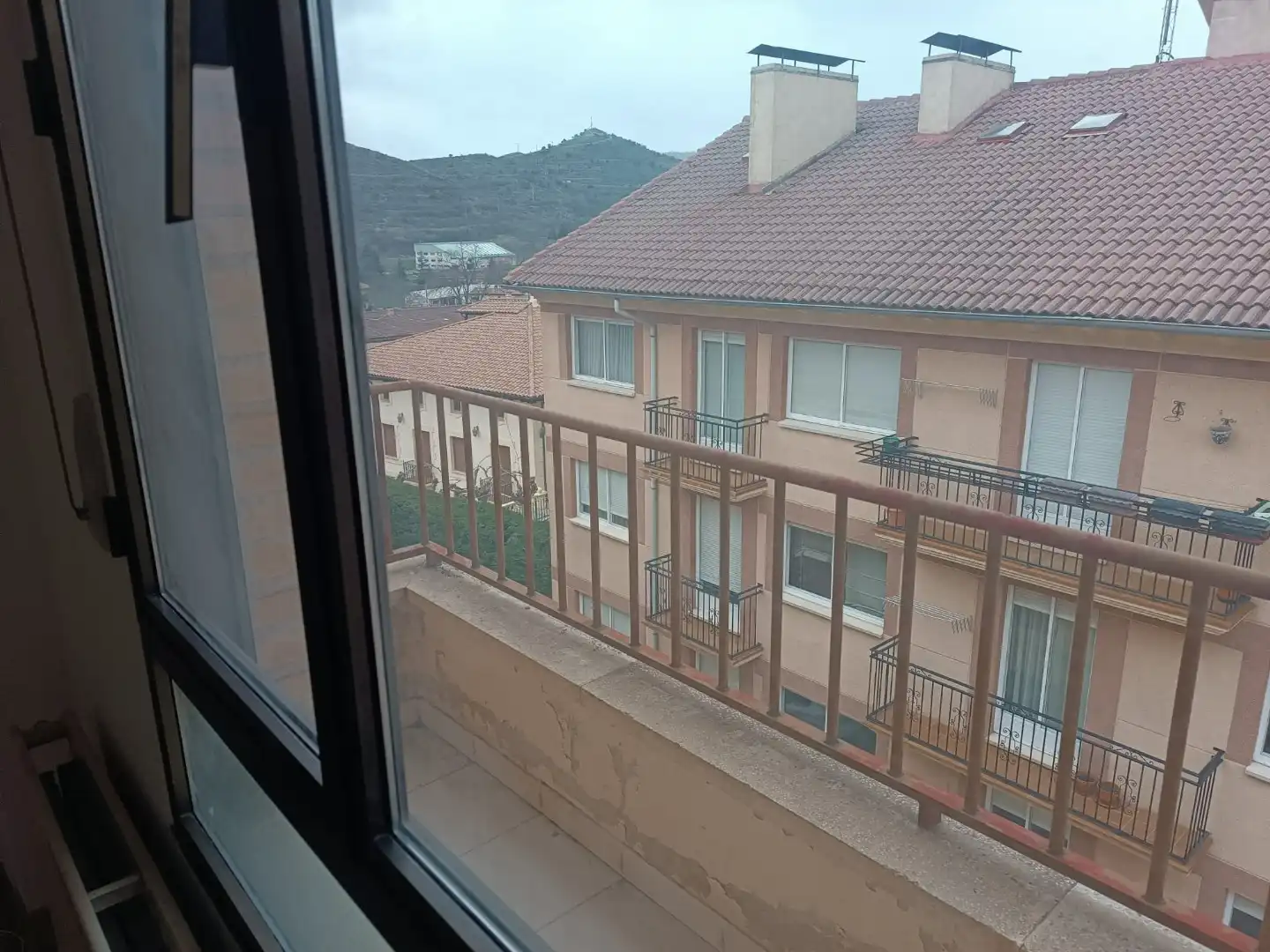 Terraza de Piso en venta en Pradoluengo con Parquet y Terraza