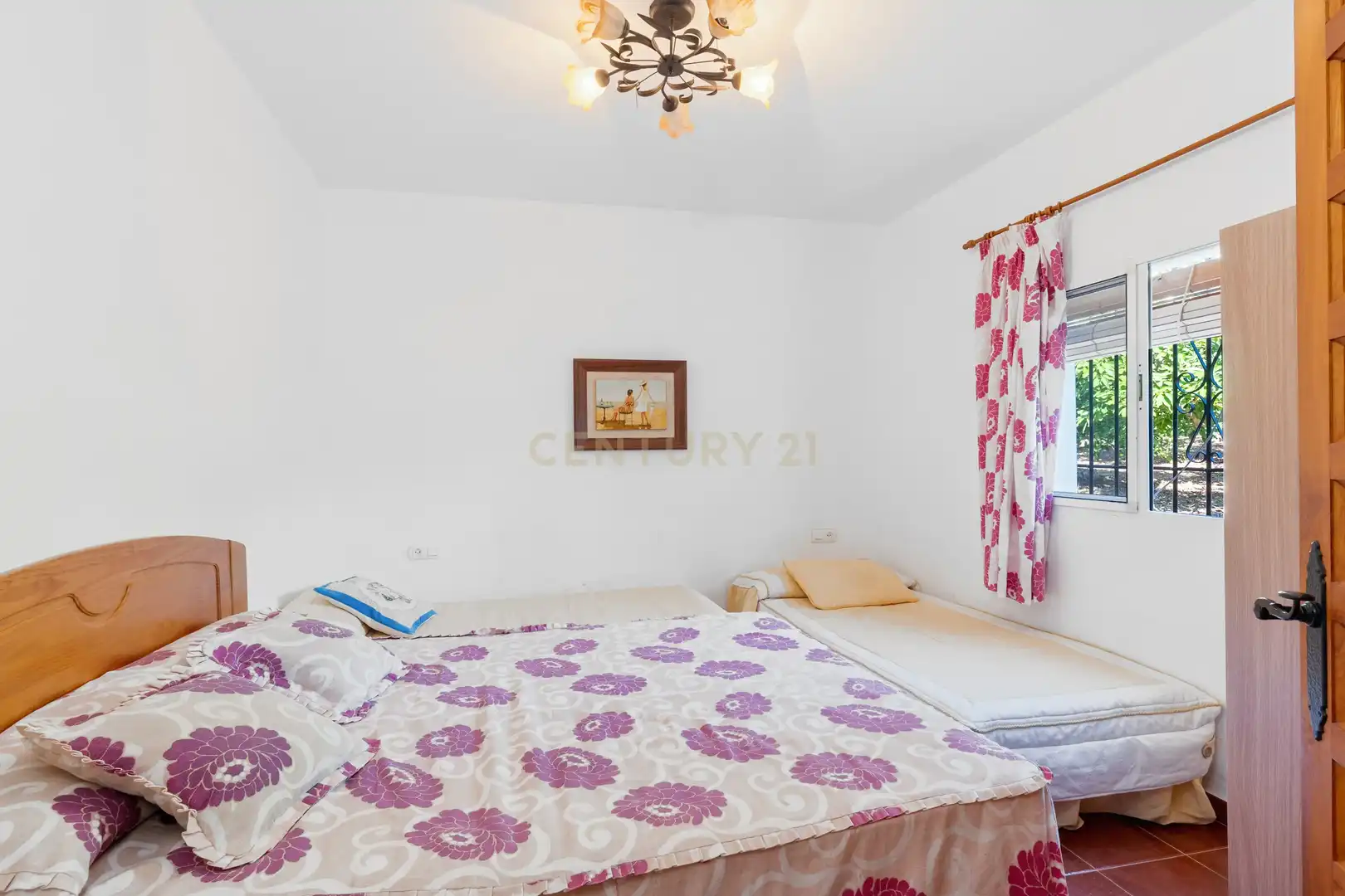 Habitación de Casa o chalet en venta en Motril con Jardín privado, Trastero y Piscina