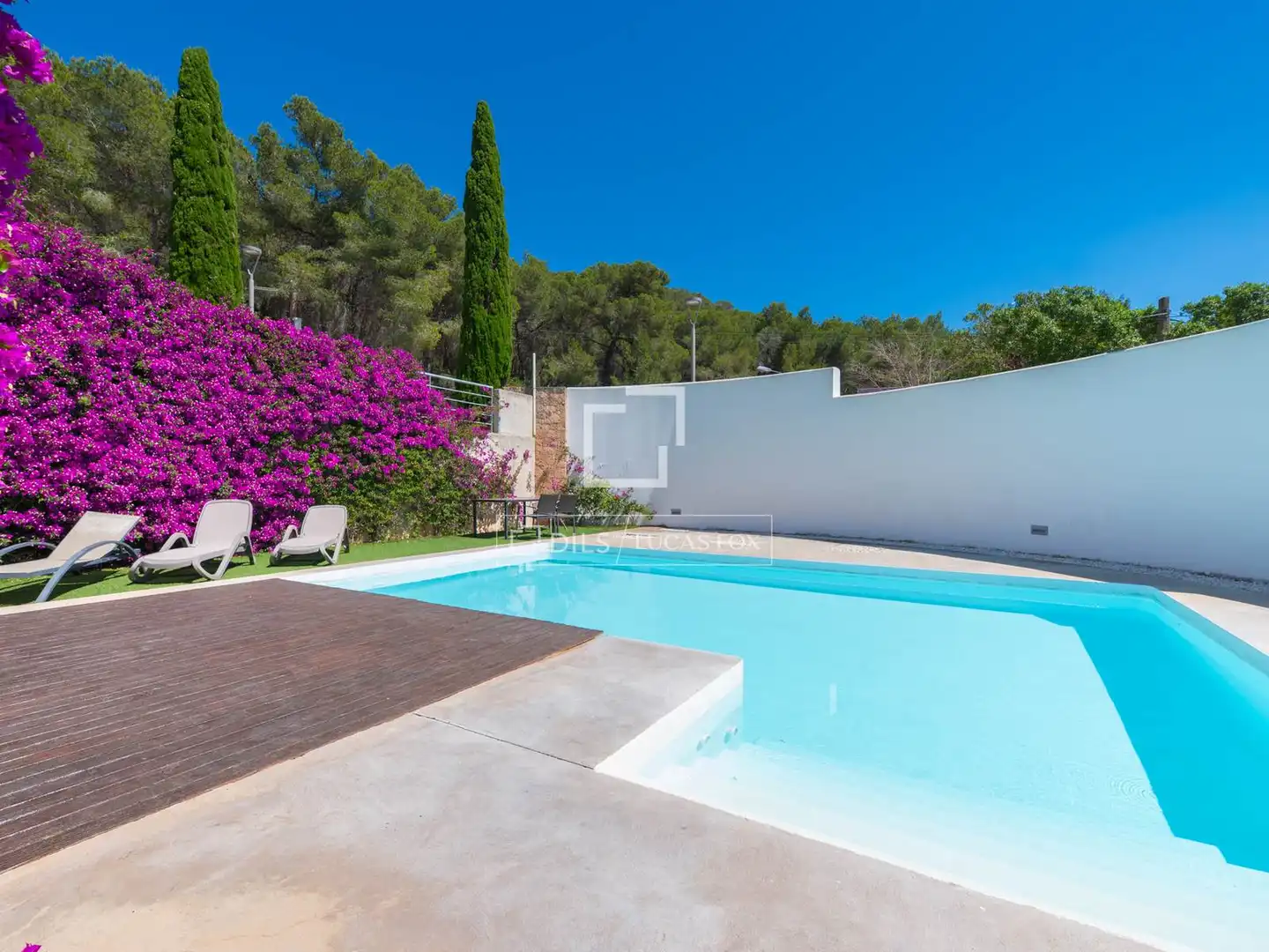 Schwimmbecken von Haus oder Chalet zum Verkauf in Santa Eulària des Riu mit Klimaanlage, Heizung und Terrasse