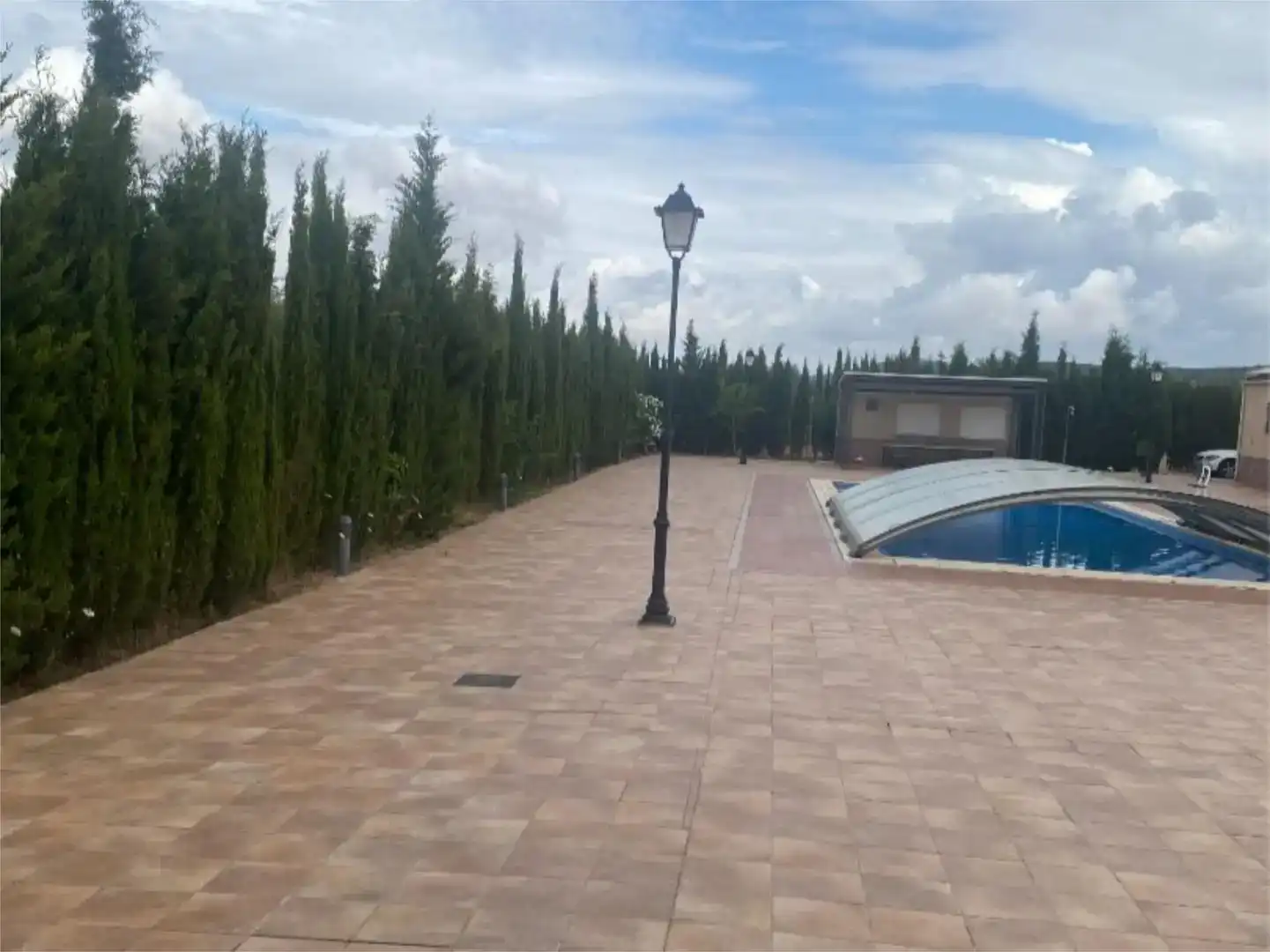 Jardí de Casa o xalet en venda en Fernán Caballero amb Aire condicionat, Piscina i Balcó