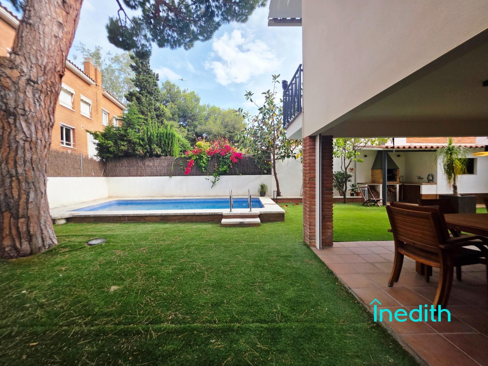 Jardí de Casa o xalet en venda en Castelldefels amb Aire condicionat, Calefacció i Jardí privat